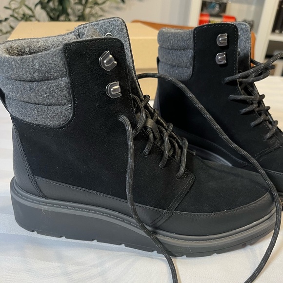 Clarks ankle boots - Picture 1 of 5